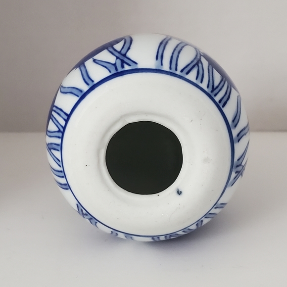 Vintage Porcelain Blue and White Floral Egg - Picture 2 of 3